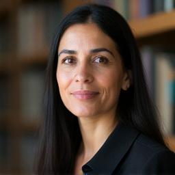 صورة فاطمة حسن، رئيسة قسم الترميم